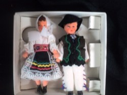 4.5'' INTERNATIONAL SLOVAK  LIDOVA TVORBA BOY GIRL DOLLS ,BOX